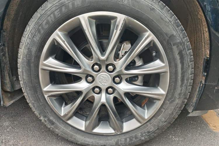 Used Buick Enclave 2022 652T Four-Wheel Drive Prestige 7-Seater Right Front Wheel Hub