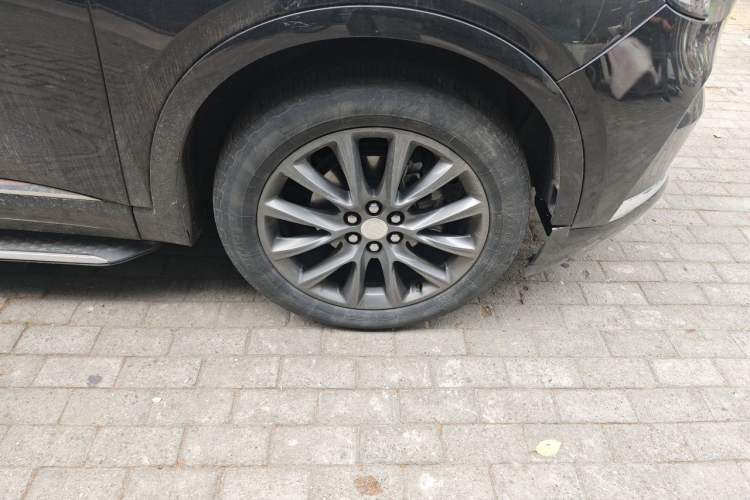 Used Buick Enclave 2022 652T Two-Wheel-Drive Prestige 7-Seater Right Front Wheel Hub
