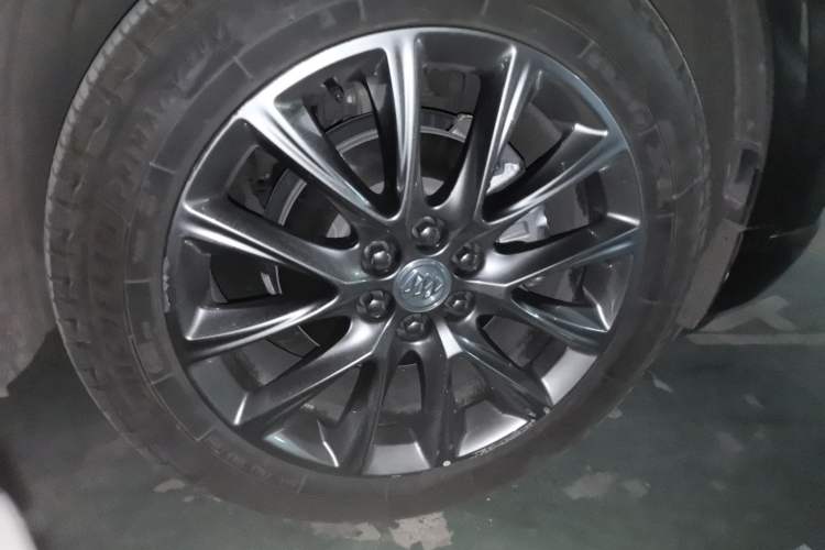 Used Buick Enclave 2022 652T Four-Wheel Drive Prestige 7-Seater Right Front Wheel Hub