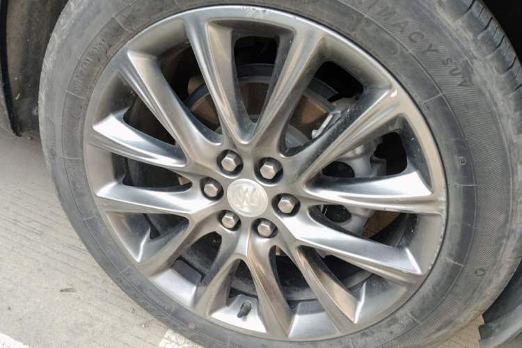 Used Buick Enclave 2022 652T Two-Wheel-Drive Prestige 7-Seater Right Front Wheel Hub
