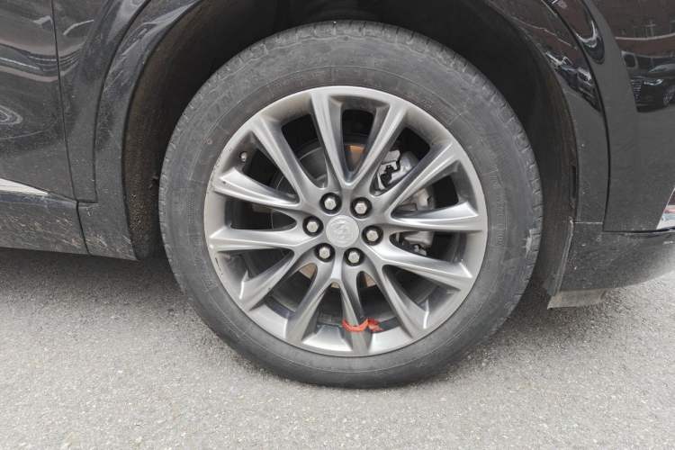 Used Buick Enclave 2022 652T Two-Wheel-Drive Prestige 7-Seater Right Front Wheel Hub