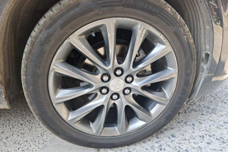 Used Buick Enclave 2022 652T Four-Wheel Drive Prestige 7-Seater Right Front Wheel Hub