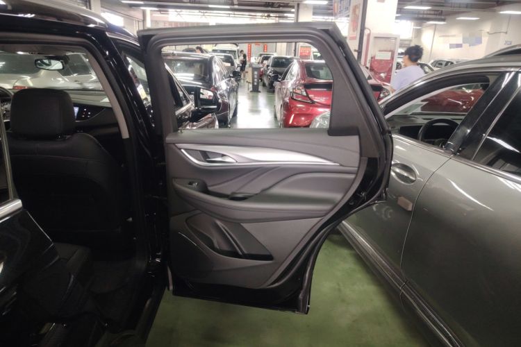 Used Buick Enclave 2022 652T Two-Wheel-Drive Prestige 7-Seater Right Rear Door Interior