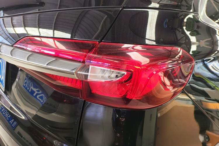 Used Buick Enclave 2022 652T Two-Wheel-Drive Prestige 7-Seater Right Rear Taillight