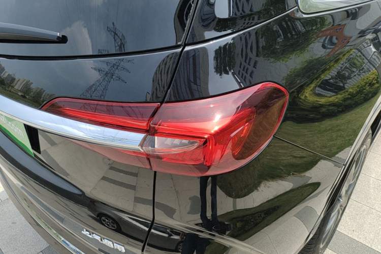 Used Buick Enclave 2022 652T Two-Wheel-Drive Prestige 7-Seater Right Rear Taillight