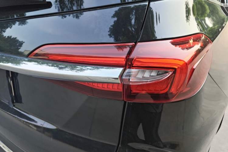 Used Buick Enclave 2022 652T Two-Wheel-Drive Prestige 7-Seater Right Rear Taillight