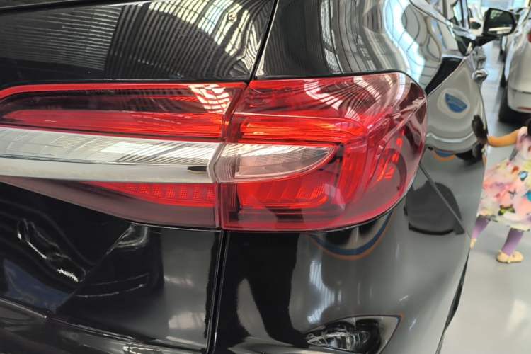 Used Buick Enclave 2022 652T Two-Wheel-Drive Prestige 7-Seater Right Rear Taillight