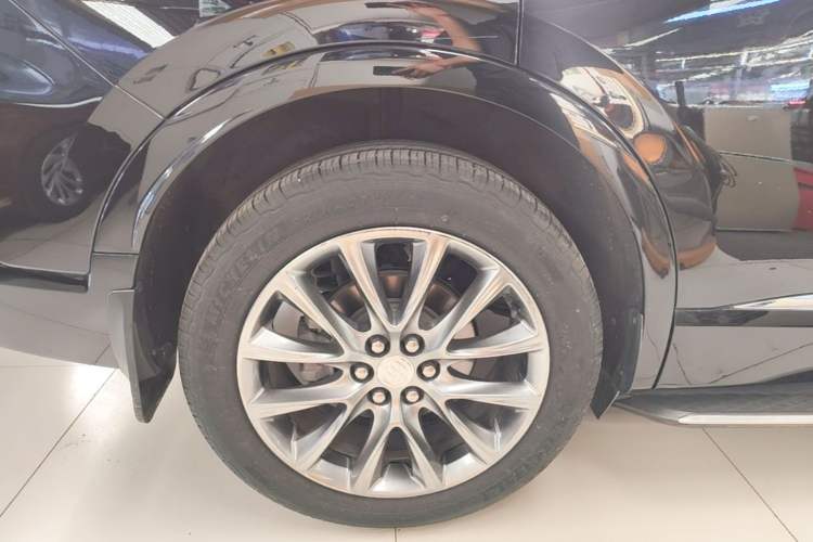 Used Buick Enclave 2022 652T Two-Wheel-Drive Prestige 7-Seater Right Rear Wheel Hub