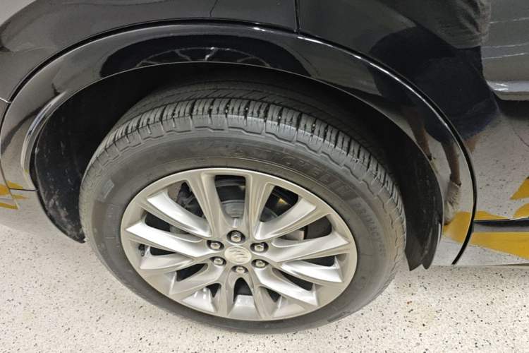 Used Buick Enclave 2022 652T Two-Wheel-Drive Prestige 7-Seater Right Rear Wheel Hub