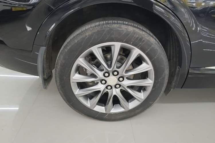 Used Buick Enclave 2022 652T Two-Wheel-Drive Prestige 7-Seater Right Rear Wheel Hub