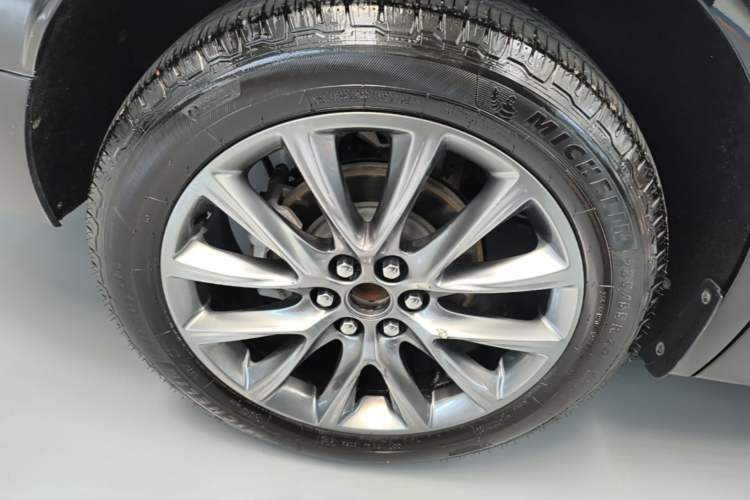 Used Buick Enclave 2022 652T Two-Wheel-Drive Prestige 7-Seater Right Rear Wheel Hub