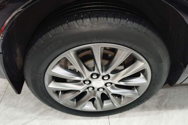 Used Buick Enclave 2022 652T Two-Wheel-Drive Prestige 7-Seater Right Rear Wheel Hub