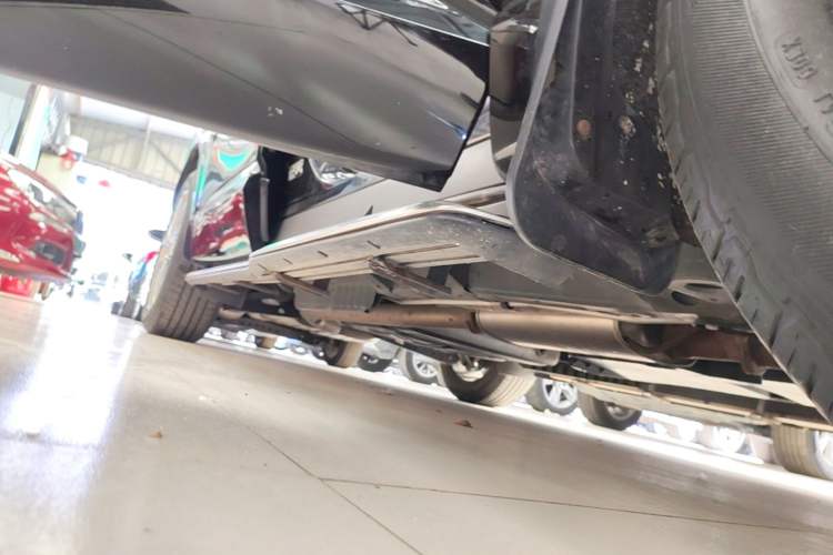 Used Buick Enclave 2022 652T Two-Wheel-Drive Prestige 7-Seater Right Side Sill