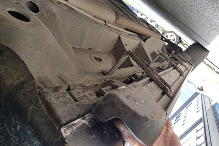 Used Buick Enclave 2022 652T Two-Wheel-Drive Prestige 7-Seater Right Side Sill