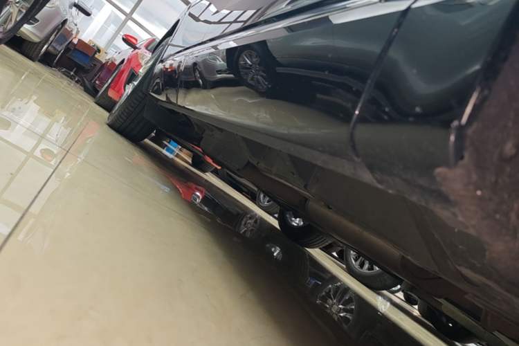 Used Buick Enclave 2022 652T 4x4 Prestige Flagship 7-Seater Right Side Sill