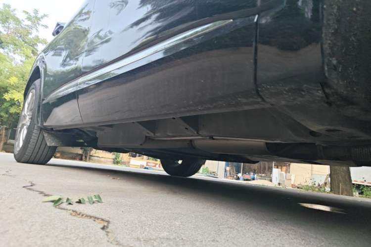 Used Buick Enclave 2022 652T Two-Wheel-Drive Prestige 7-Seater Right Side Sill