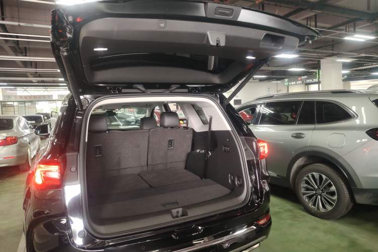 Used Buick Enclave 2022 652T Two-Wheel-Drive Prestige 7-Seater Trunk