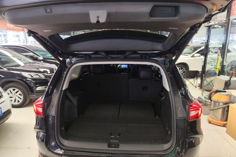 Used Buick Enclave 2022 652T Two-Wheel-Drive Prestige 7-Seater Trunk