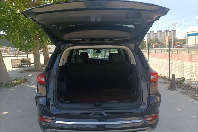 Used Buick Enclave 2022 652T Two-Wheel-Drive Prestige 7-Seater Trunk