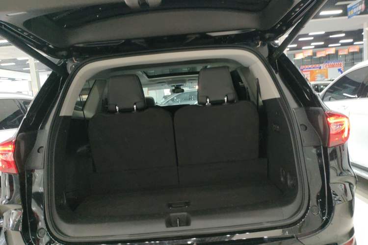 Used Buick Enclave 2022 652T Two-Wheel-Drive Prestige 7-Seater Trunk