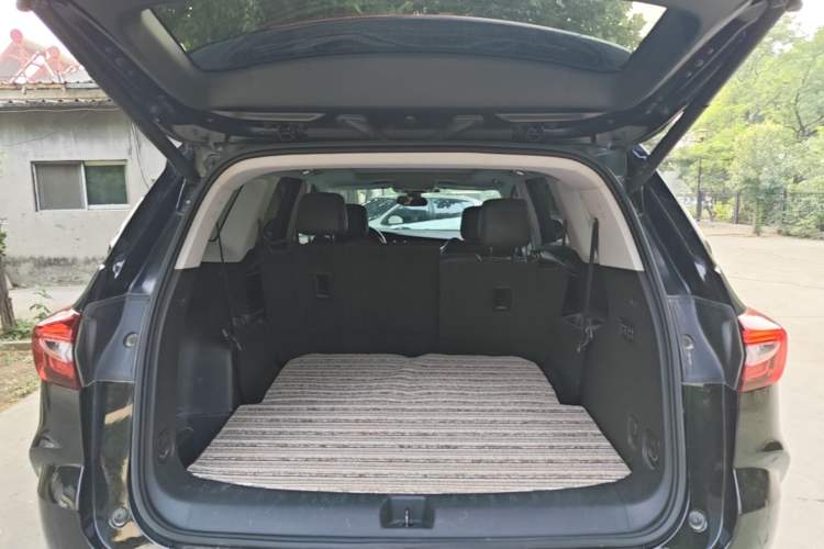 Used Buick Enclave 2022 652T Two-Wheel-Drive Prestige 7-Seater Trunk