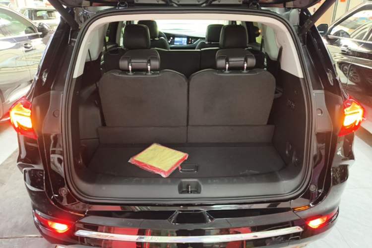 Used Buick Enclave 2022 652T Two-Wheel-Drive Prestige 7-Seater Trunk