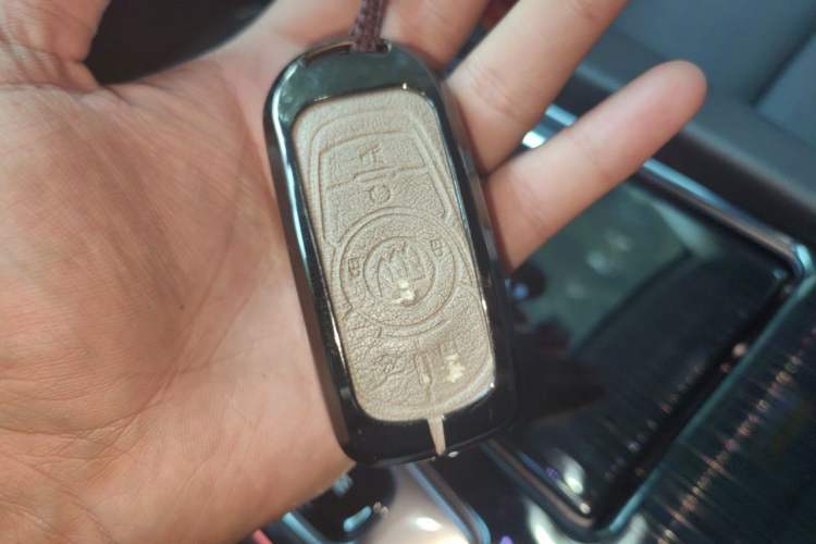 Used Buick Enclave 2022 652T Two-Wheel-Drive Prestige 7-Seater Vehicle Key