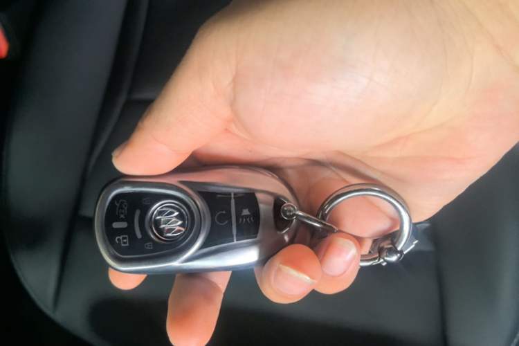 Used Buick Enclave 2022 652T Two-Wheel-Drive Prestige 7-Seater Vehicle Key