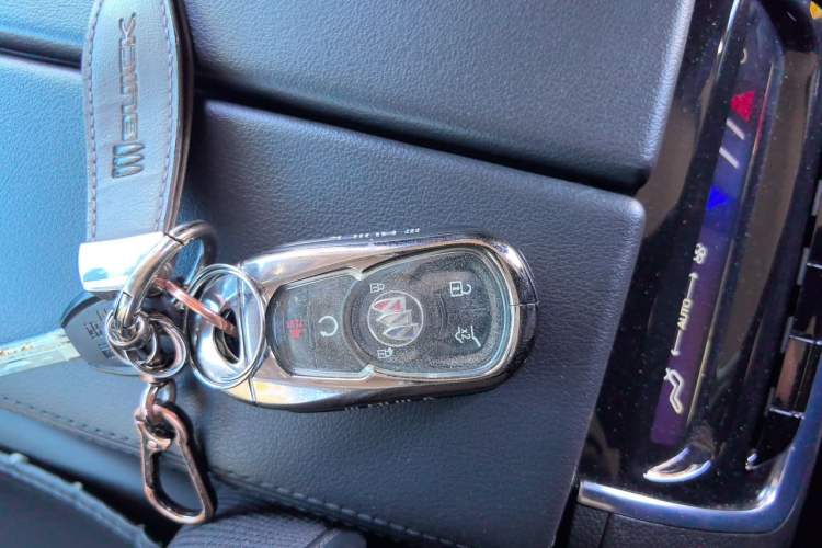 Used Buick Enclave 2022 652T Two-Wheel-Drive Prestige 7-Seater Vehicle Key