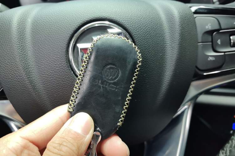 Used Buick Enclave 2022 652T Two-Wheel-Drive Prestige 7-Seater Vehicle Key