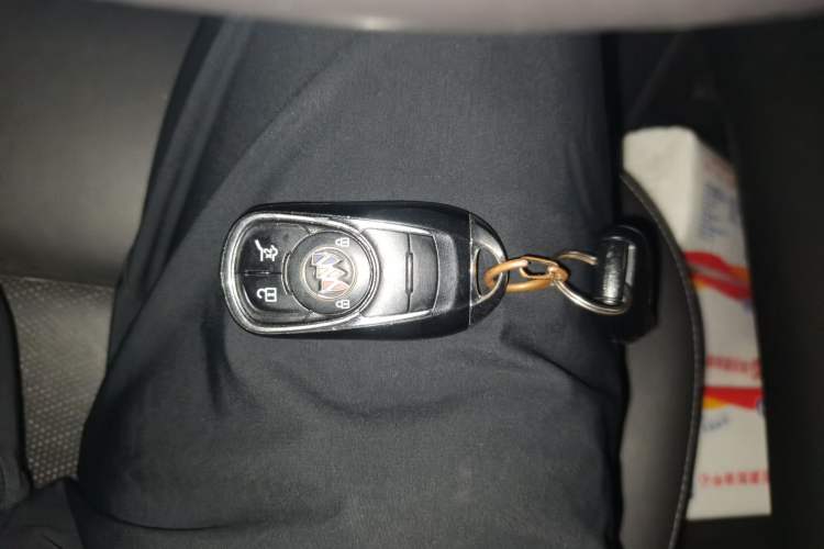 Used Buick Enclave 2022 652T Two-Wheel-Drive Prestige 7-Seater Vehicle Key