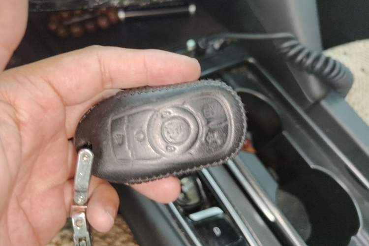 Used Buick Enclave 2022 652T Two-Wheel-Drive Prestige 7-Seater Vehicle Key