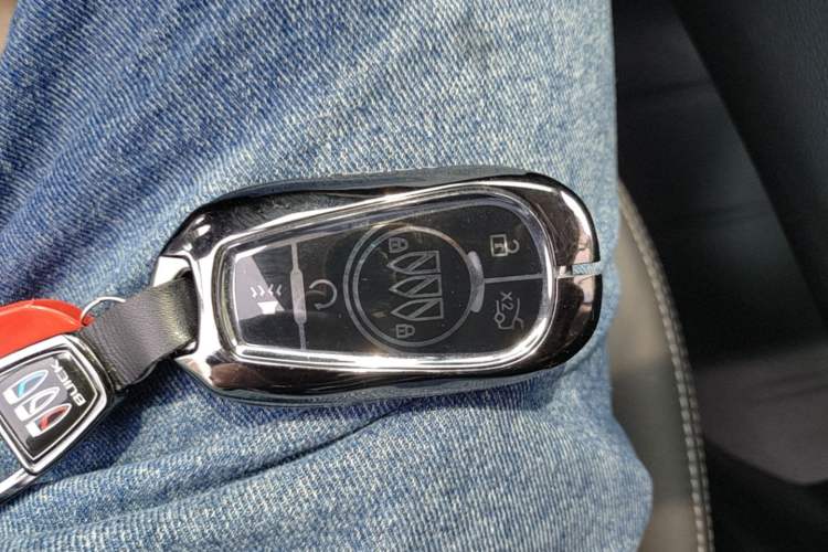 Used Buick Enclave 2022 652T Two-Wheel-Drive Prestige 7-Seater Vehicle Key
