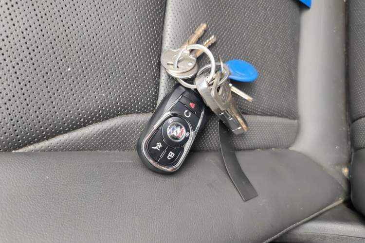 Used Buick Enclave 2022 652T Two-Wheel-Drive Prestige 7-Seater Vehicle Key