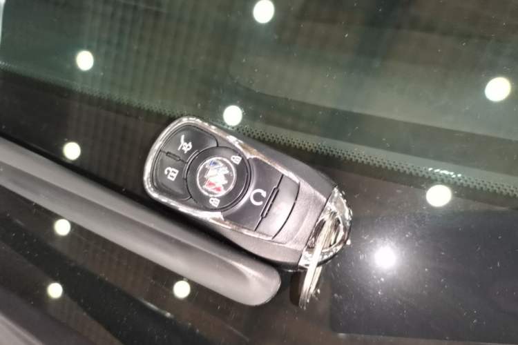 Used Buick Enclave 2022 652T 4x4 Prestige Flagship 6-Seater Vehicle Key