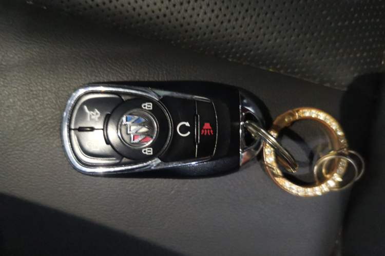 Used Buick Enclave 2022 652T Two-Wheel-Drive Prestige 7-Seater Vehicle Key