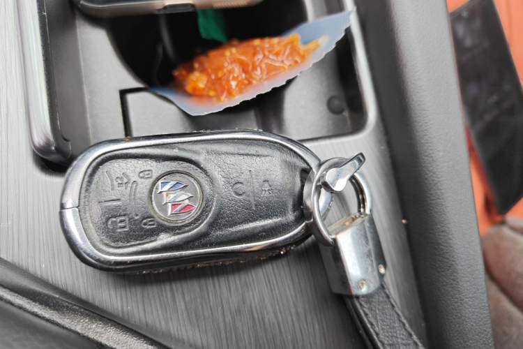 Used Buick Enclave 2022 652T Two-Wheel-Drive Prestige 7-Seater Vehicle Key