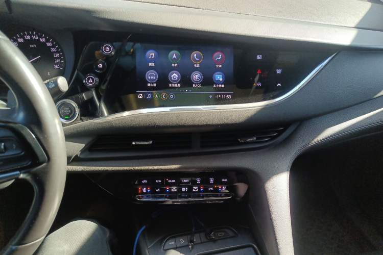 Used Buick Enclave 2022 652T Two-Wheel-Drive Prestige 7-Seater Audio And AC Panel