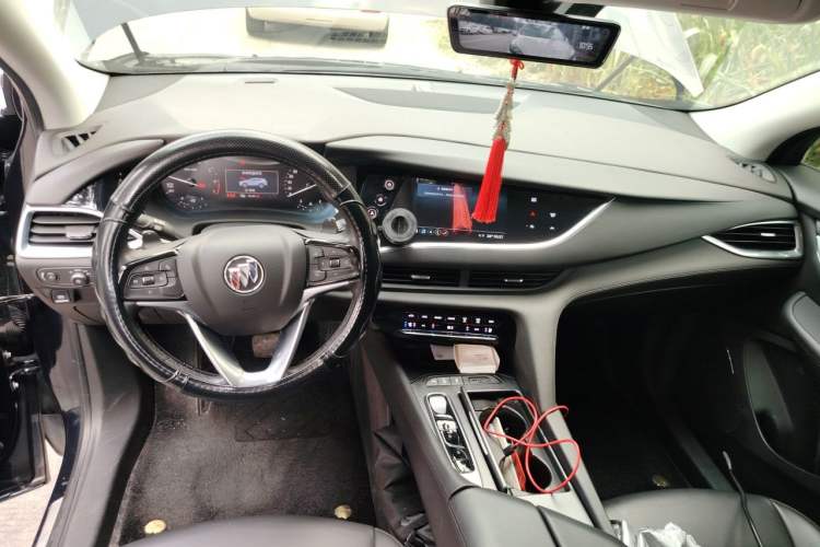 Used Buick Enclave 2022 652T Two-Wheel-Drive Prestige 7-Seater Center Console