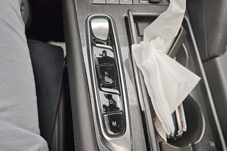 Used Buick Enclave 2022 652T Two-Wheel-Drive Prestige 7-Seater Gear Lever