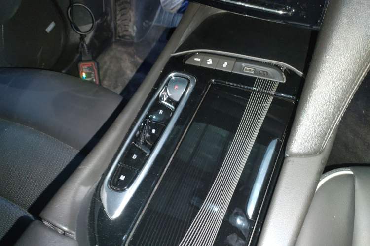 Used Buick Enclave 2022 652T 4x4 Prestige Flagship 6-Seater Gear Lever