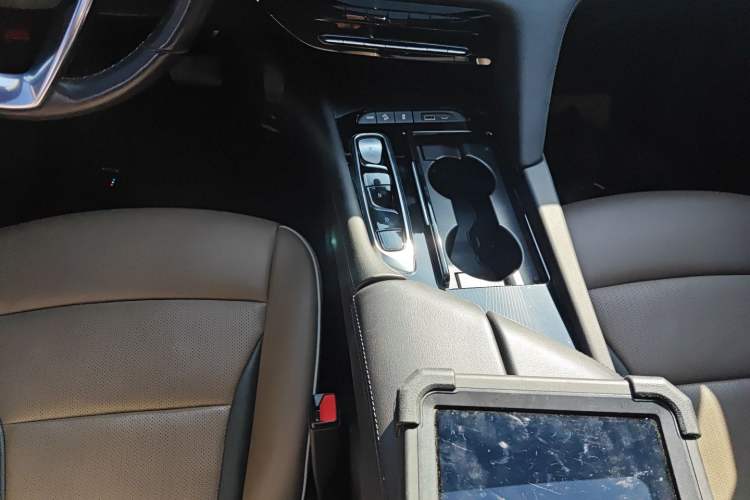 Used Buick Enclave 2022 652T 4x4 Prestige Flagship 7-Seater Gear Lever