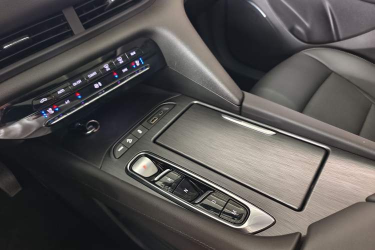 Used Buick Enclave 2022 652T Four-Wheel Drive Prestige 7-Seater Interior 1