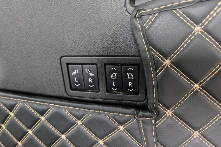 Used Buick Enclave 2022 652T Four-Wheel Drive Prestige 7-Seater Interior 15