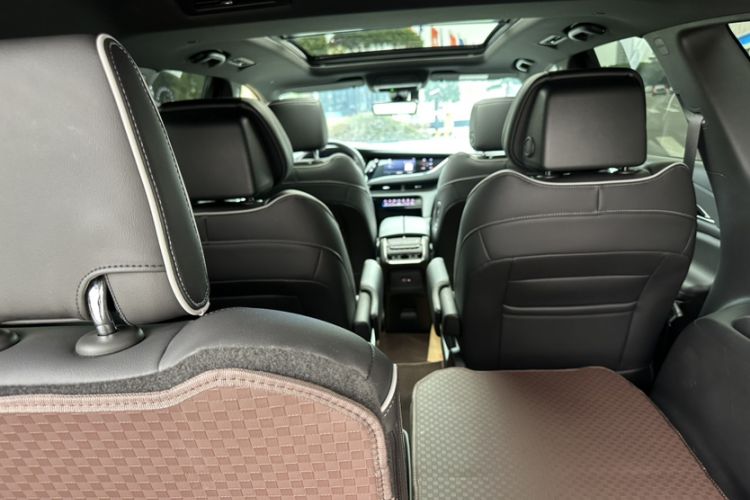 Used Buick Enclave 2022 652T 4x4 Prestige Flagship 6-Seater Interior 4
