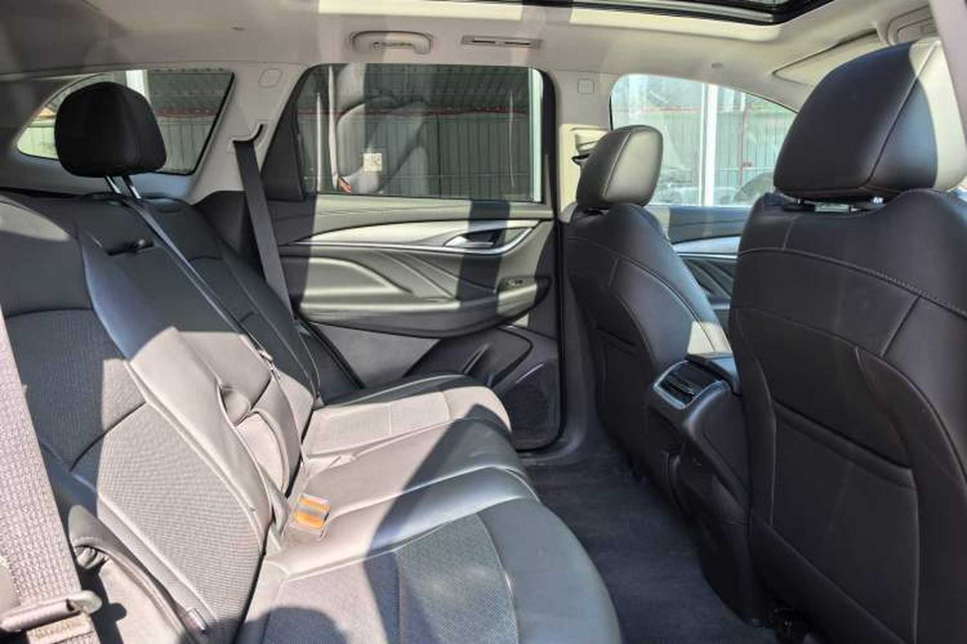 Used Buick Enclave 2022 652T Two-Wheel-Drive Prestige 7-Seater Interior 5
