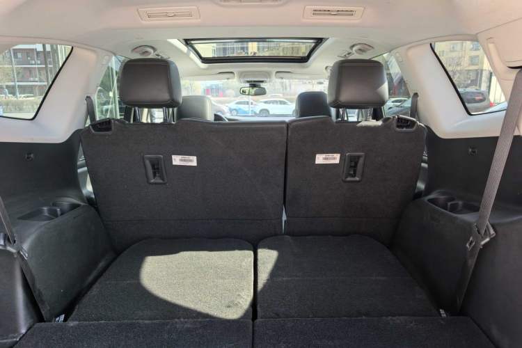 Used Buick Enclave 2022 652T Two-Wheel-Drive Prestige 7-Seater Interior 6