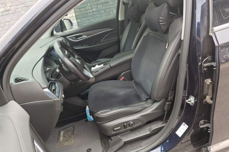 Used Buick Enclave 2022 652T Two-Wheel-Drive Prestige 7-Seater Left Front Seat