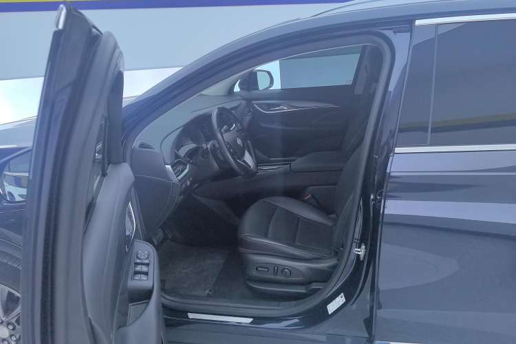 Used Buick Enclave 2022 652T Two-Wheel-Drive Prestige 7-Seater Left Front Seat
