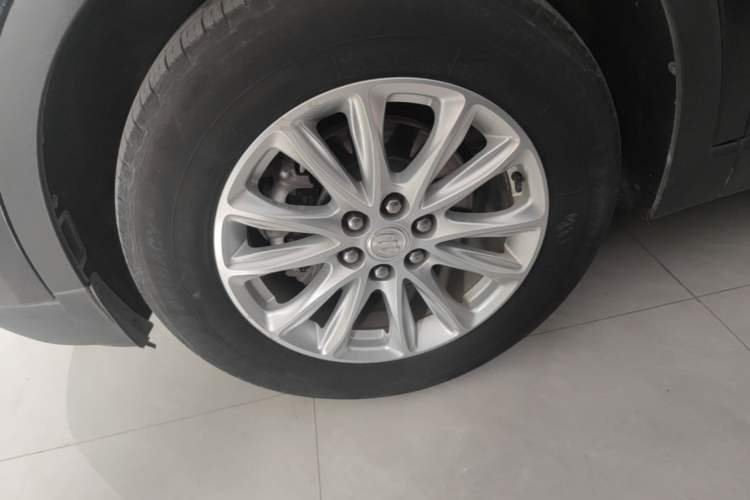 Used Buick Enclave 2022 652T Two-Wheel-Drive Prestige 7-Seater Left Front Wheel Hub